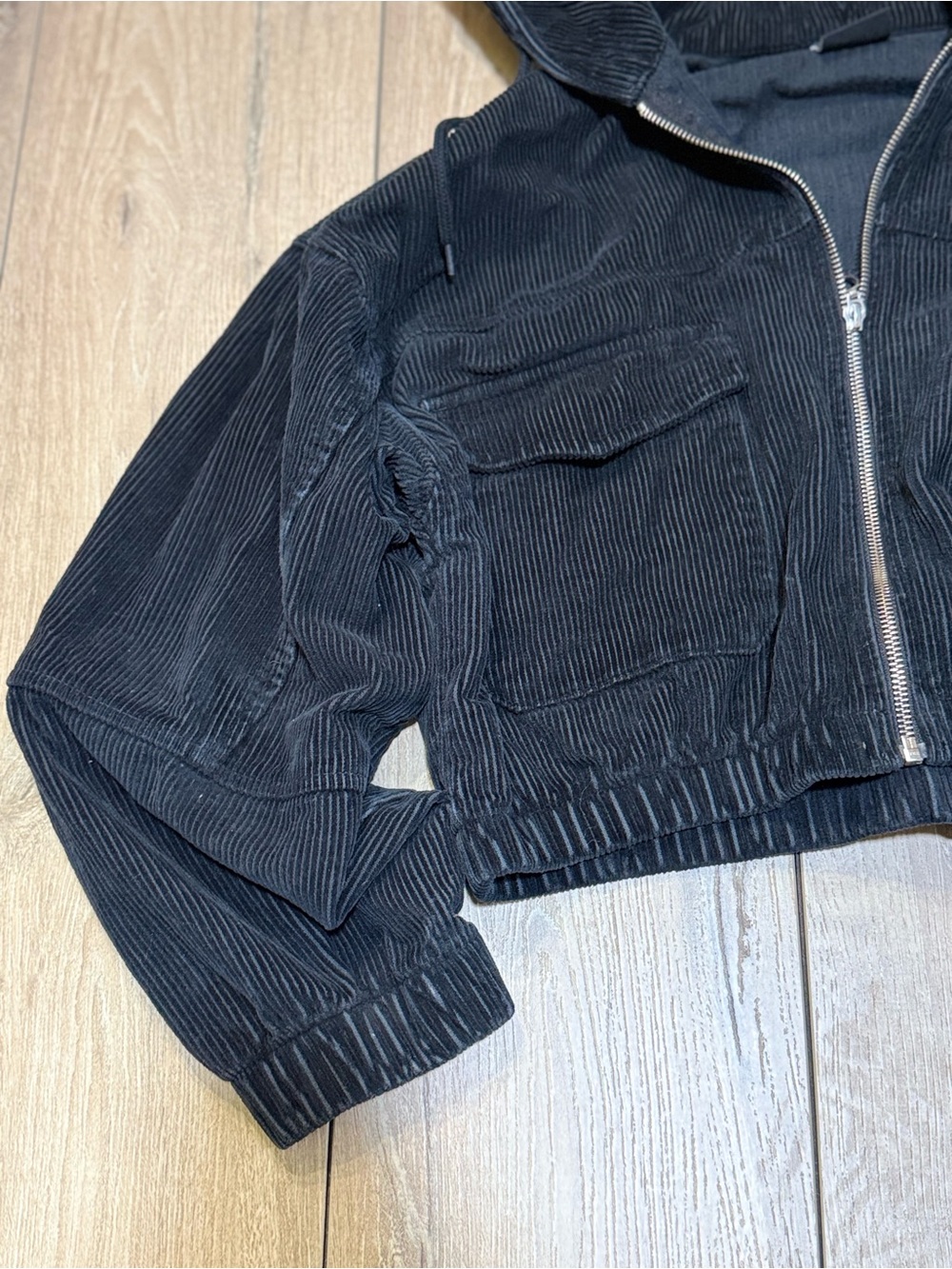 Urban Outfitters Black Corduroy Jacket Cropped Hooded Zip Up BDG Small - Picture 11 of 15